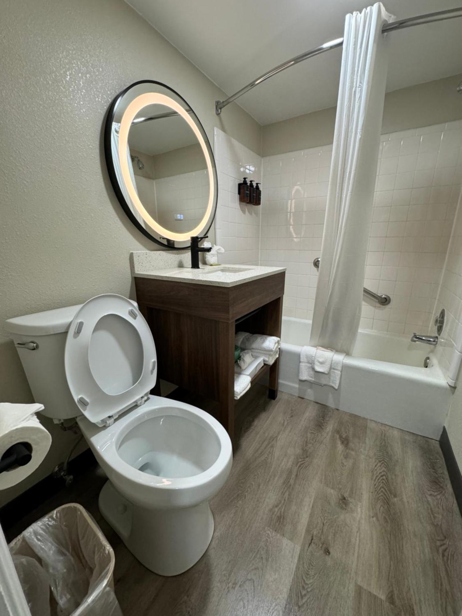 Governor House Inn Arlington/Falls Church Ngoại thất bức ảnh